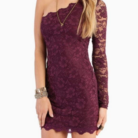 one sleeve burgundy dress